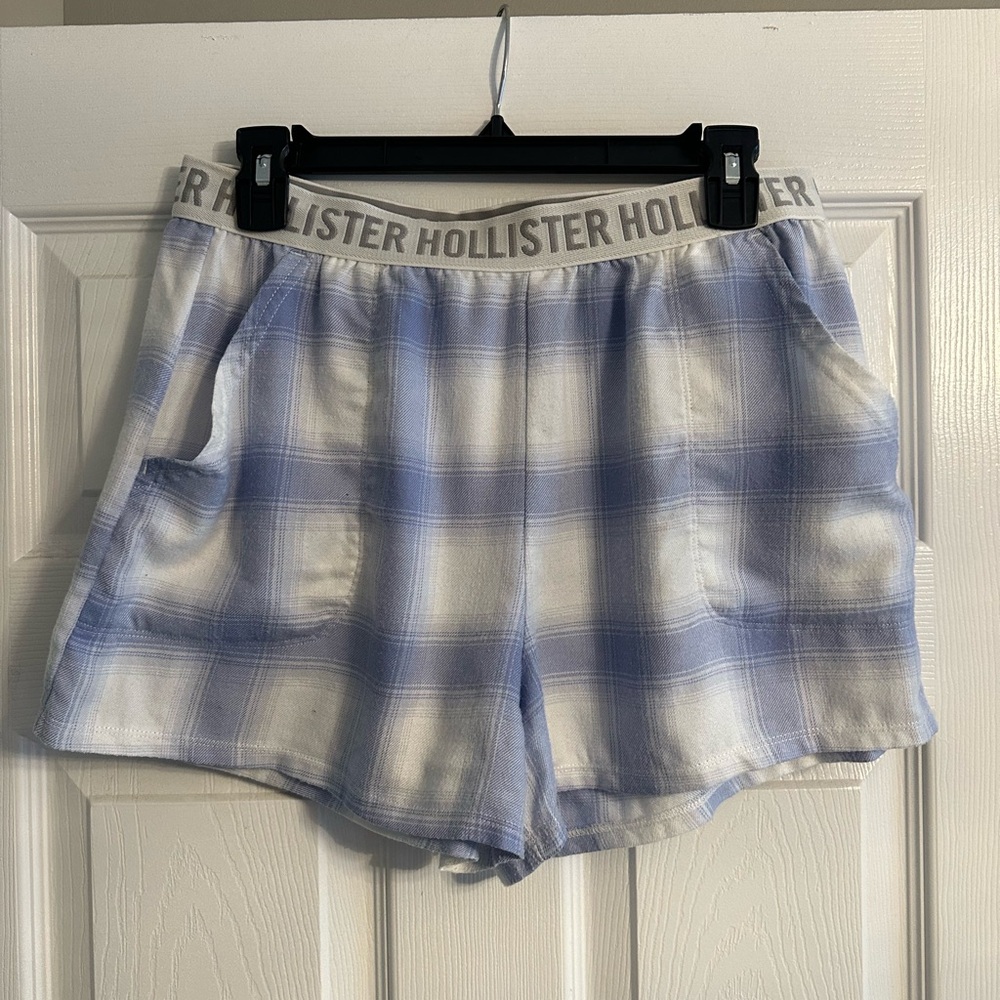 white and blue hollister shorts